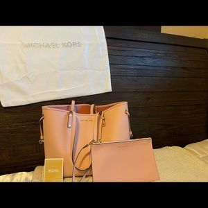 Michael kors travel bag